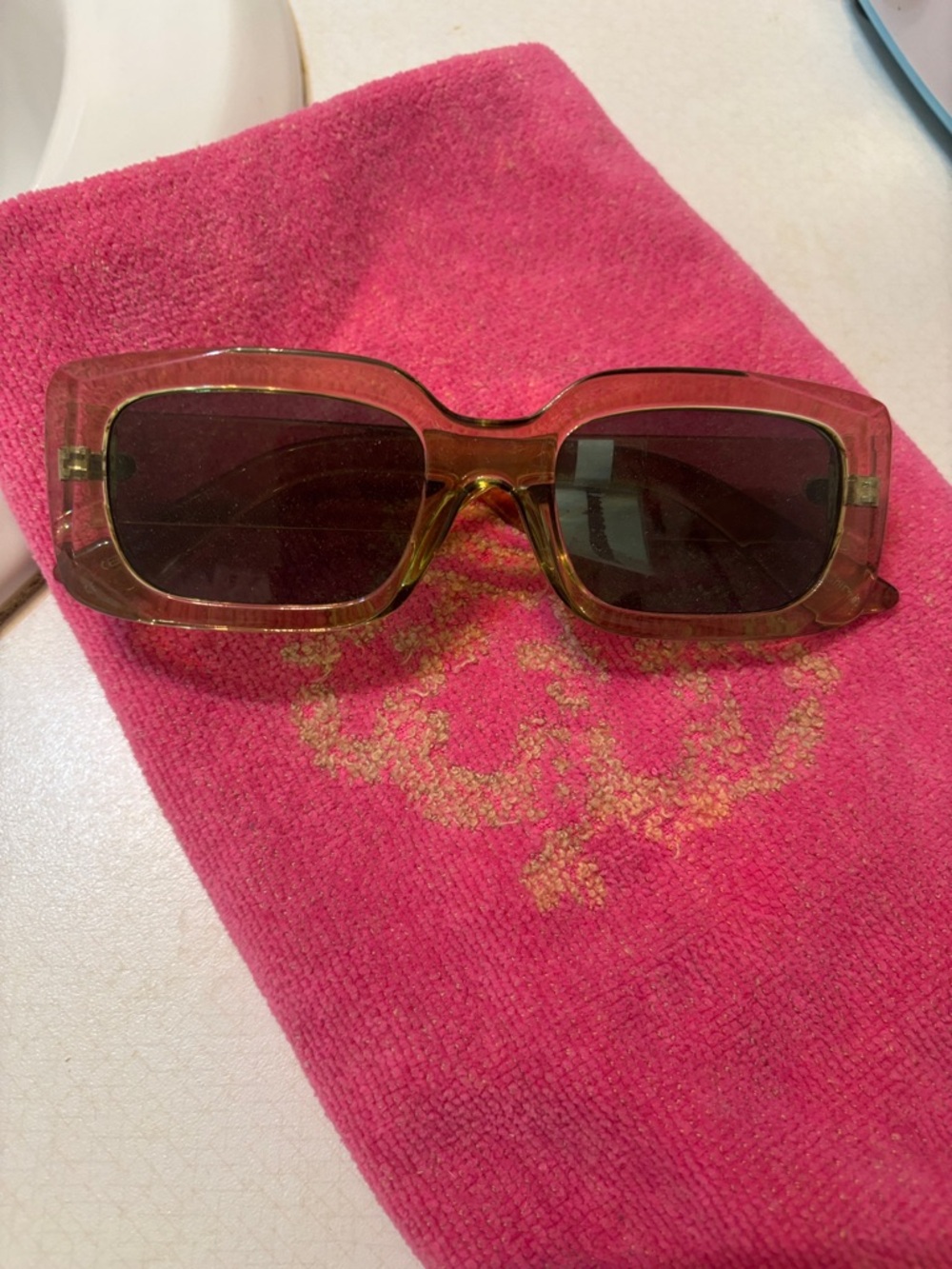 Free people sunglasses - NWT - super fun - very light green / translucent